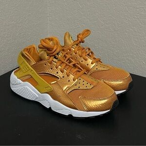 Nike Air Huarache Run Women's Size7 Gold Orange Sunset Athletic Running Shoes
